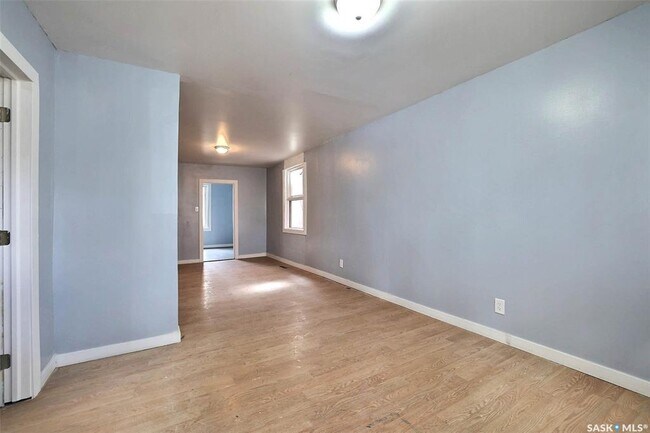 Photo - 1945 St John St