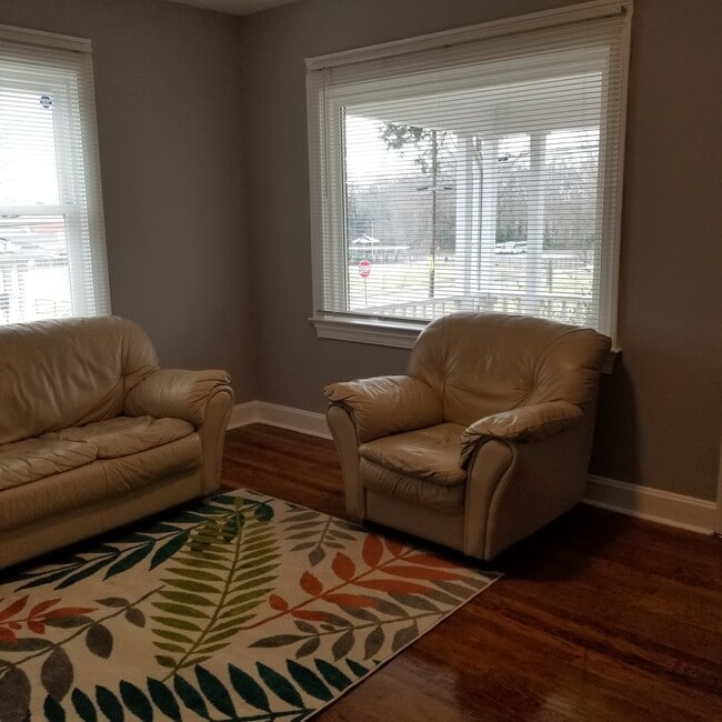 Building Photo - 1609 Cannon Ave Rental