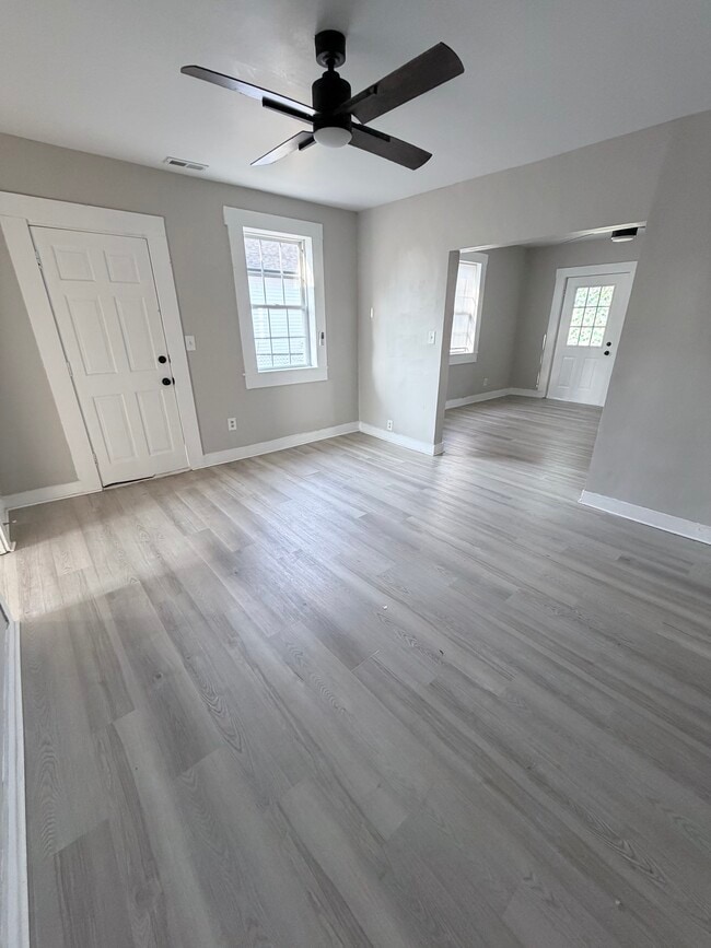 Photo - 720 S Apperson Way