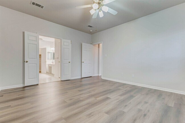 Photo - 10210 Thornmont Ln