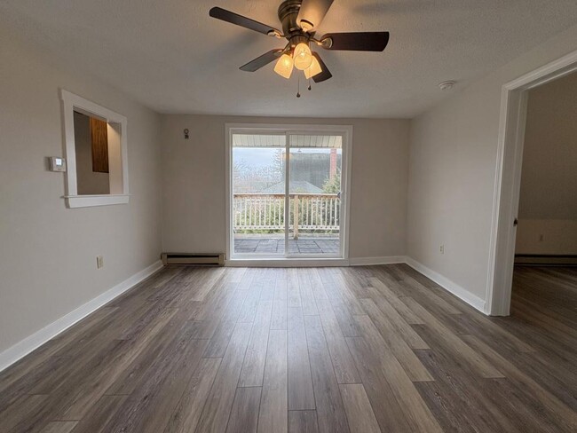 Photo - 58 School St