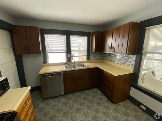 Building Photo - 1427 S Washington St Unit 1427 S Washington St,  100 Rental