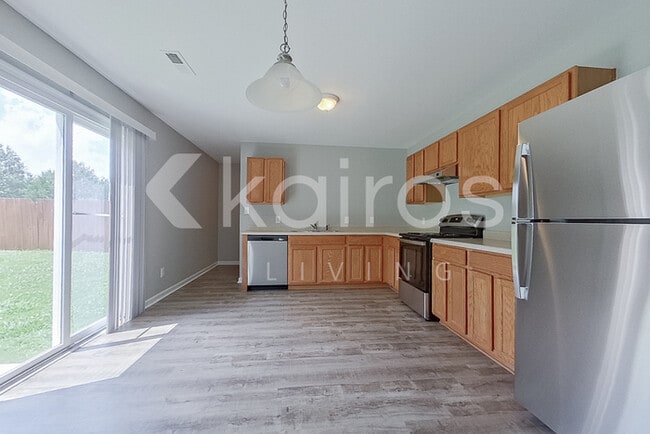 Photo - 326 Kenneth Blvd NW