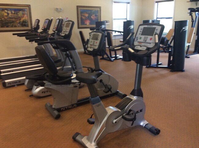 fitting center - 8351 38th Street Cir E