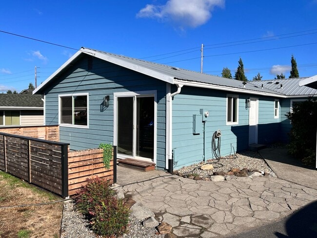 Photo - Duplex Must See Stunning Updated 2BR/1BA/1 car garage Avail. June 5th