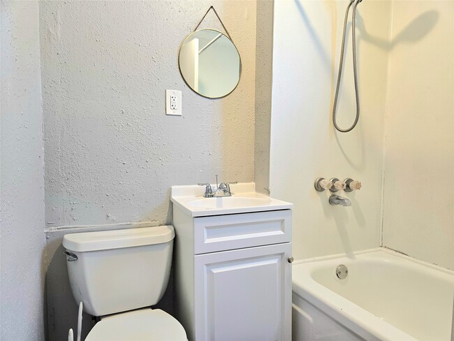 Photo - 5008 Ave S Unit 3