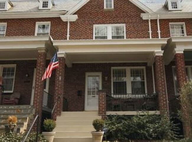 Building Photo - UPDATED 4/BR in Glover Park!