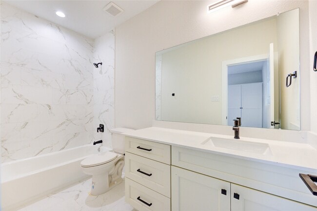 Photo - 1928 Gregg St