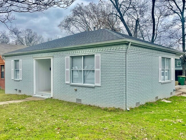 Photo - Fully updated, walking distance to UAMS