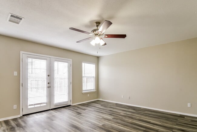 Photo - 6911 Waterfall Pass