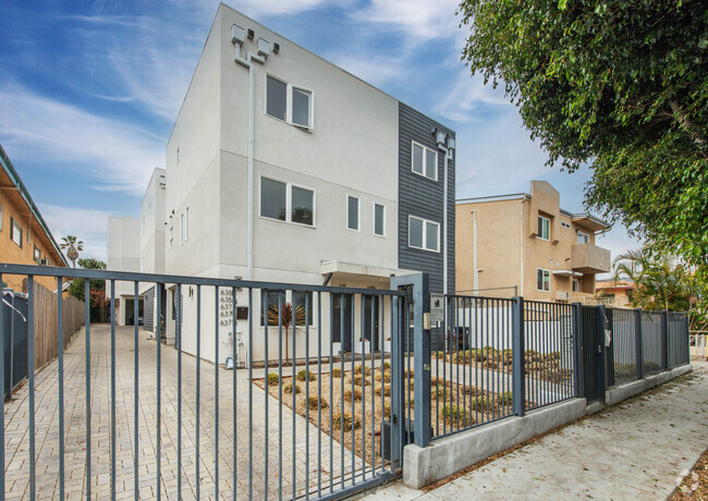 Building Photo - 635 N Harvard Blvd Unit 635.25 Rental