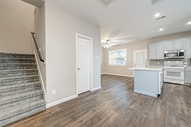 Photo - 458 Ashford Cove