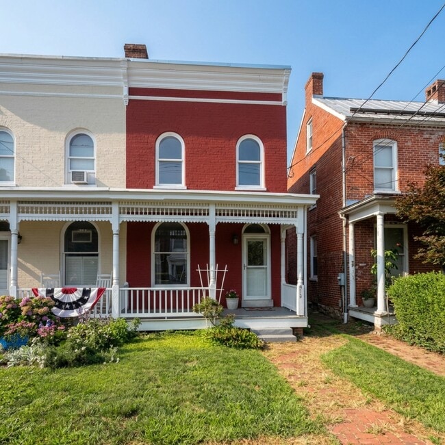 Photo - 312 E 3rd St