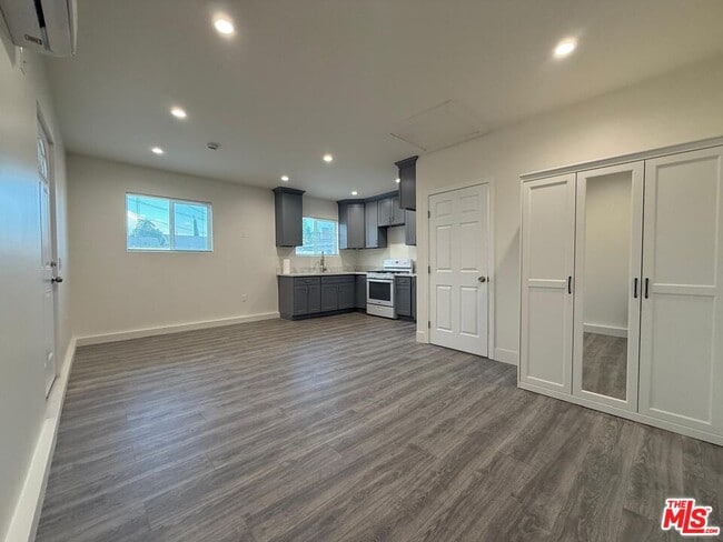 Photo - 6942 Atoll Ave