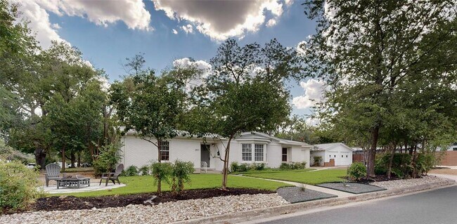 Photo - 2801 Perry Ln