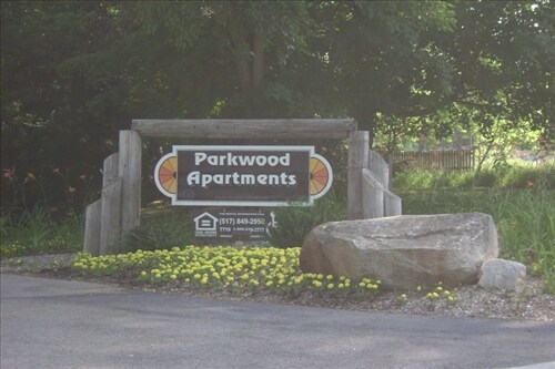 Parkwood Apartments - Parkwood Apartments