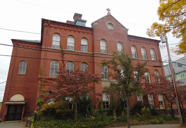 Photo - 160 Federal St