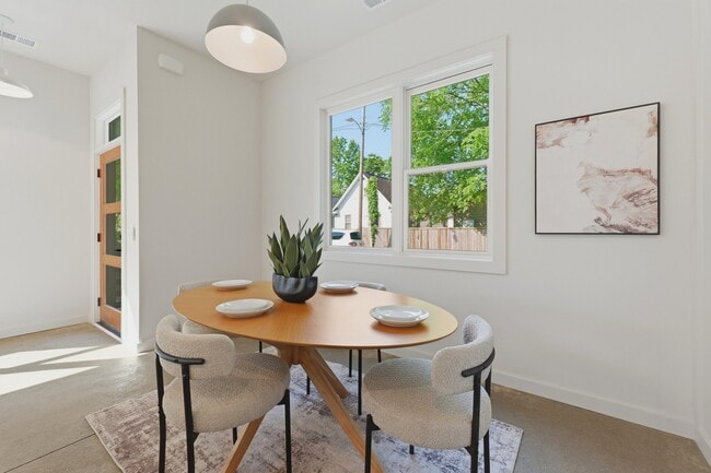 Photo - 6 F St