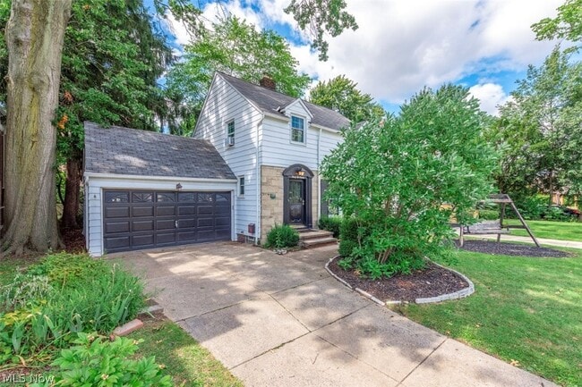 3290 Wooster Rd