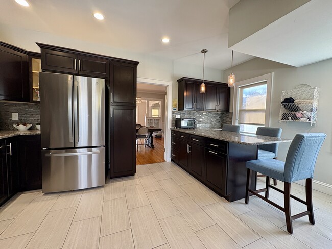 Building Photo - 569 Commonwealth Ave Unit 2