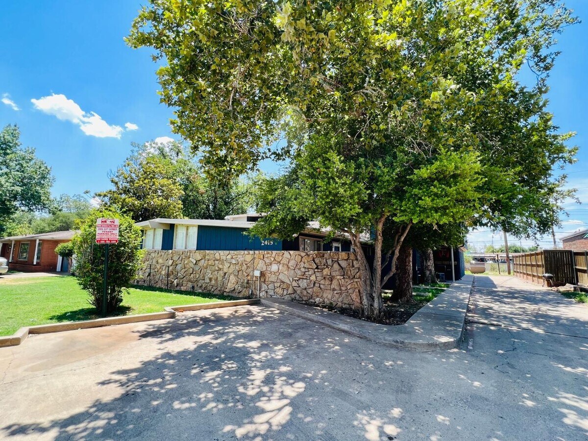 Photo - 2415 33rd St