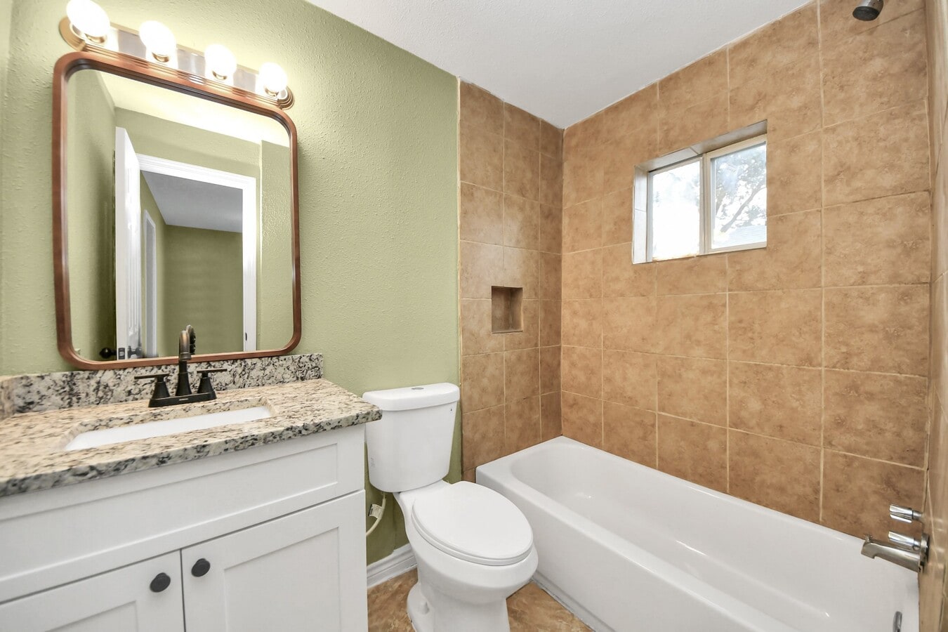 Photo - 4102 Engelke St