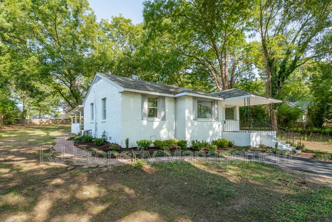 Photo - 5998 Polk St