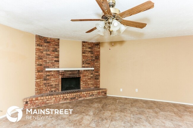 Photo - 6412 Sandhurst Ln E
