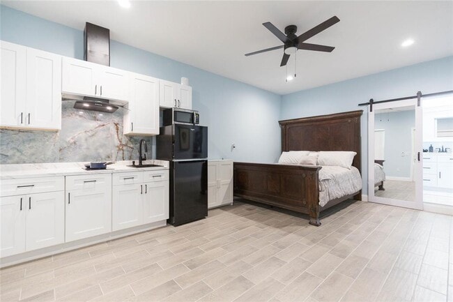 Photo - 4906 Riverhills Dr