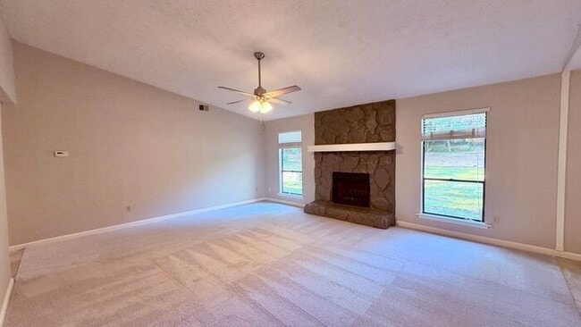 Photo - Beautiful Roswell 3 Bedroom-2 Bathroom Ranch, Minutes from 400, Available NOW!