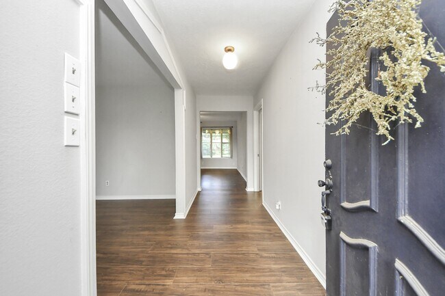 Photo - 15135 Chipman Ln.