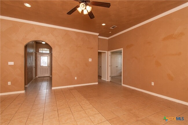 Photo - 305 Hedy Dr