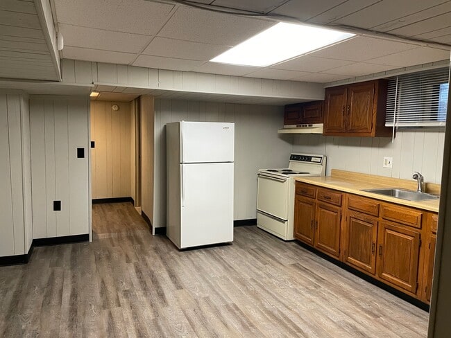 Photo - 34130 Utica Rd