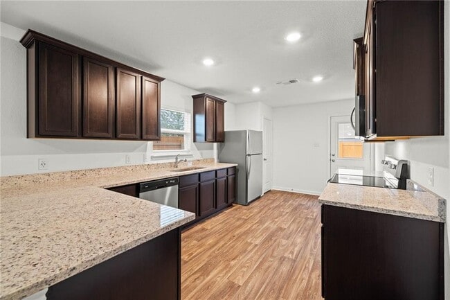 Photo - 101 Fairfax Ln