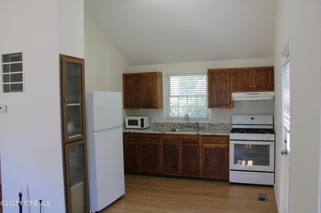 Photo - 21 Coolidge Dr