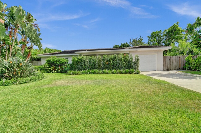 Building Photo - 246 NE 30th St Rental