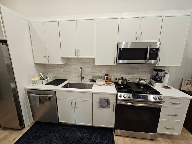 Building Photo - 9 Everett Sq Unit 6