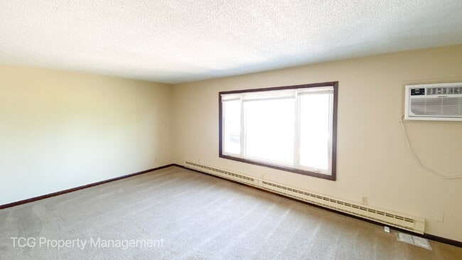 Photo - 445 Elm Pl Unidad L-22