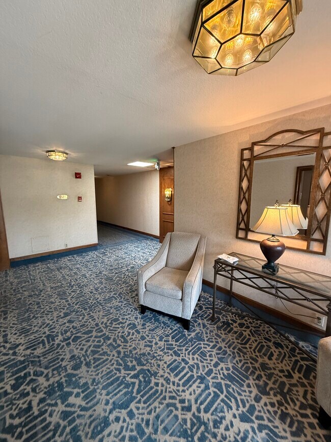 Photo - 8601 Falmouth Ave Unidad Falmouth