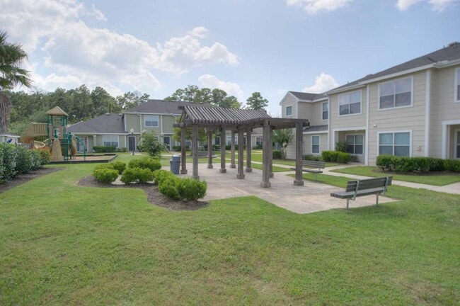 Photo - Park at Piney Woods