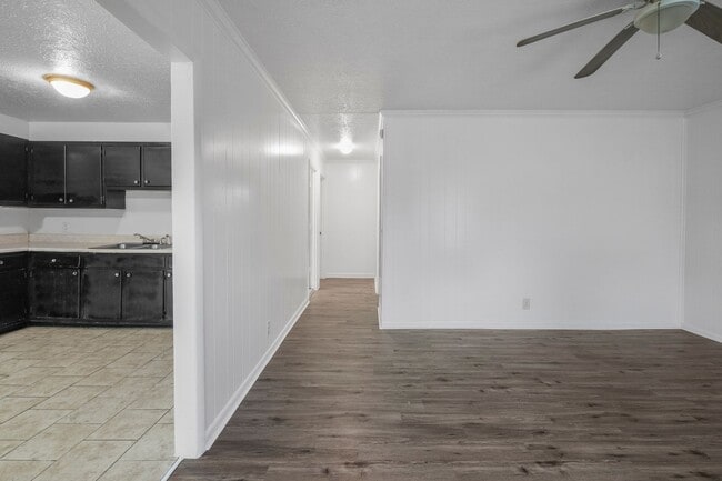 Photo - 2 Bedroom Duplex with Huge Back Yard!