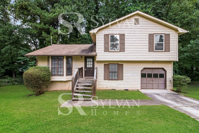 Building Photo - The Lifestyle You Deserve. Rental