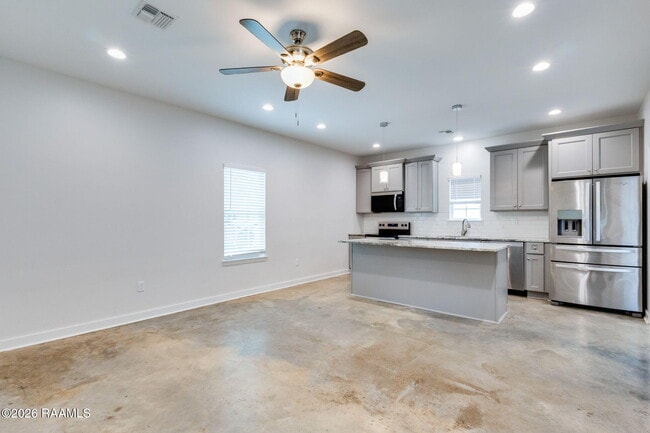 Photo - 204 Romero St