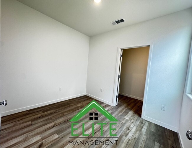 Building Photo - **Brand New 1-Bedroom, 1-Bathroom Park-Fac... Rental