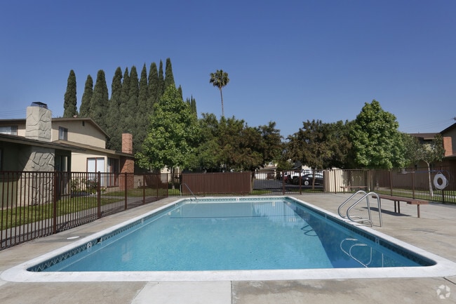 Piscina - Del Amo Village