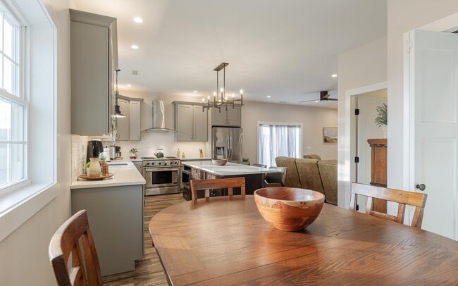 60 Dearborn Cir