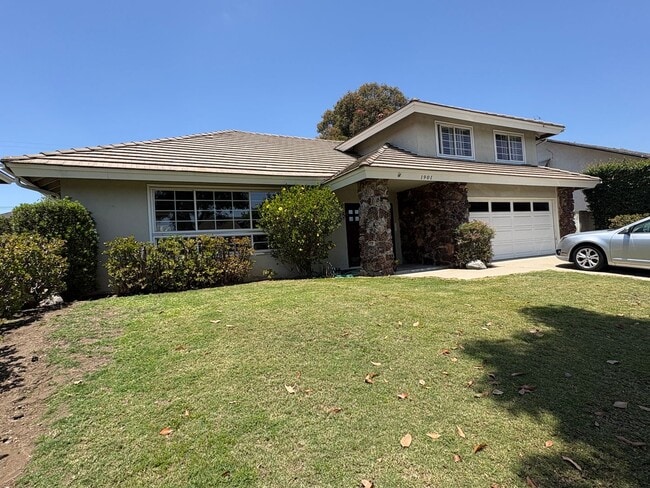 Building Photo - Spacious House - 2 stories - 4 Bedrooms + 2.5 Baths & large 2 car garage