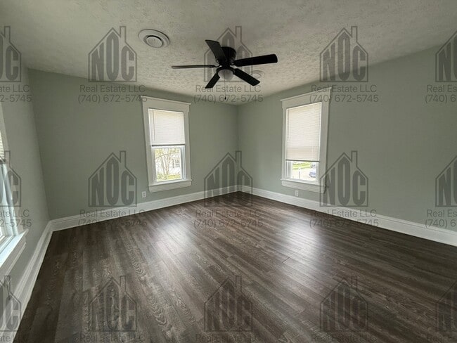 Photo - 160 1/2-160 1/2 Lake St