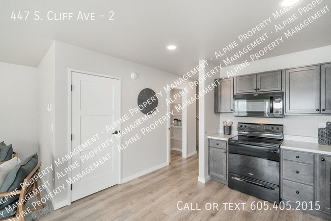 447 S Cliff Ave Unit 2