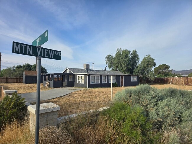 6701 Mountain View Ave
